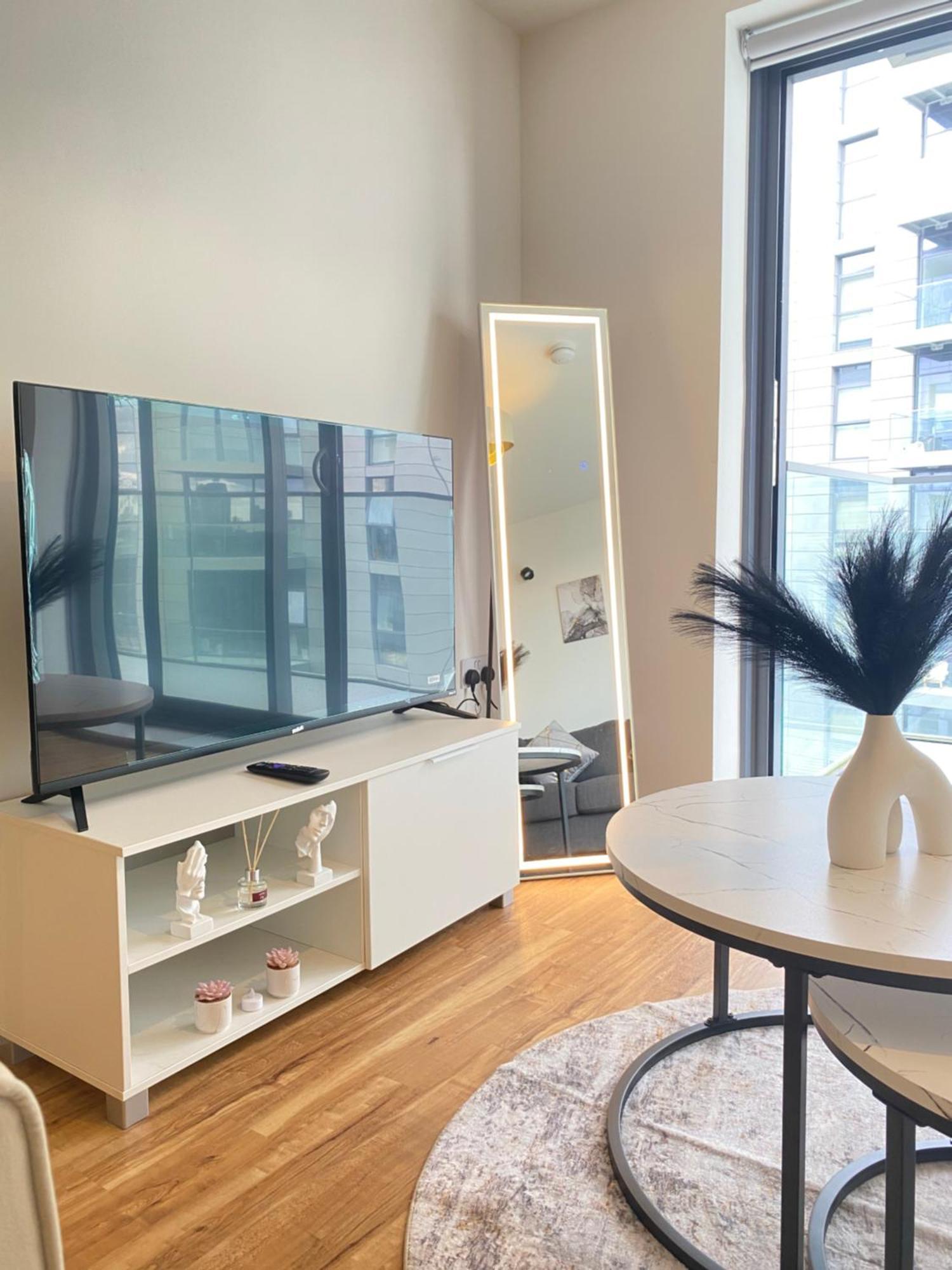 Luxury 2-Bed High-Rise In Manchester With Parking Eksteriør bilde